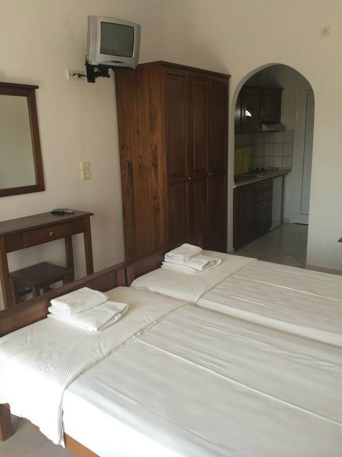 Gogas Palace Aparthotel Ammoudia Exterior foto